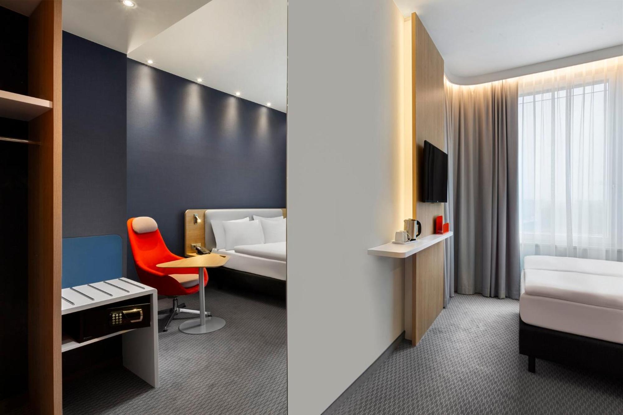 Express West 3*