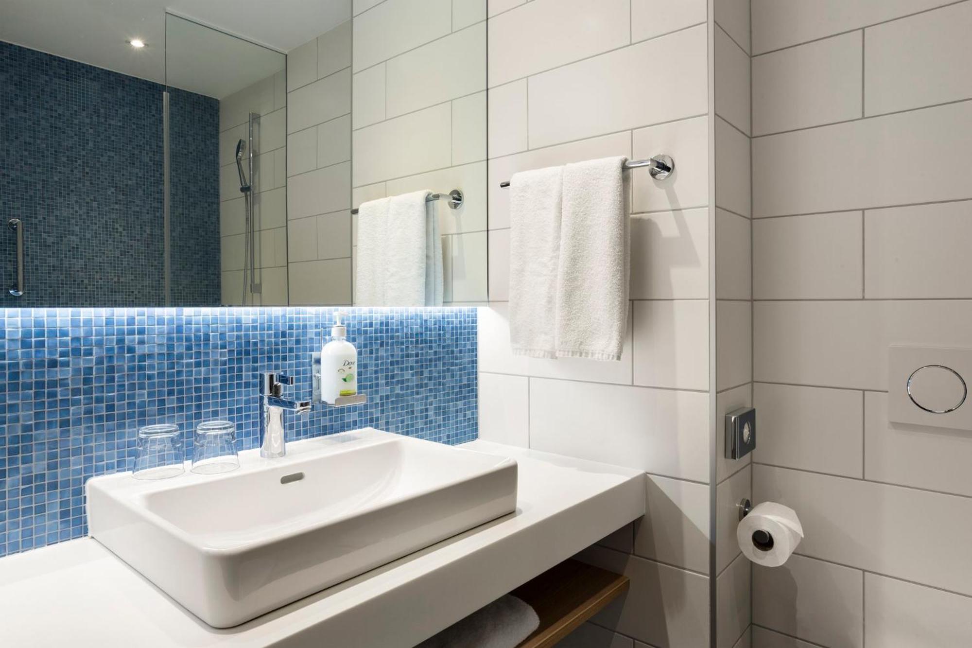 Hotel Express West
