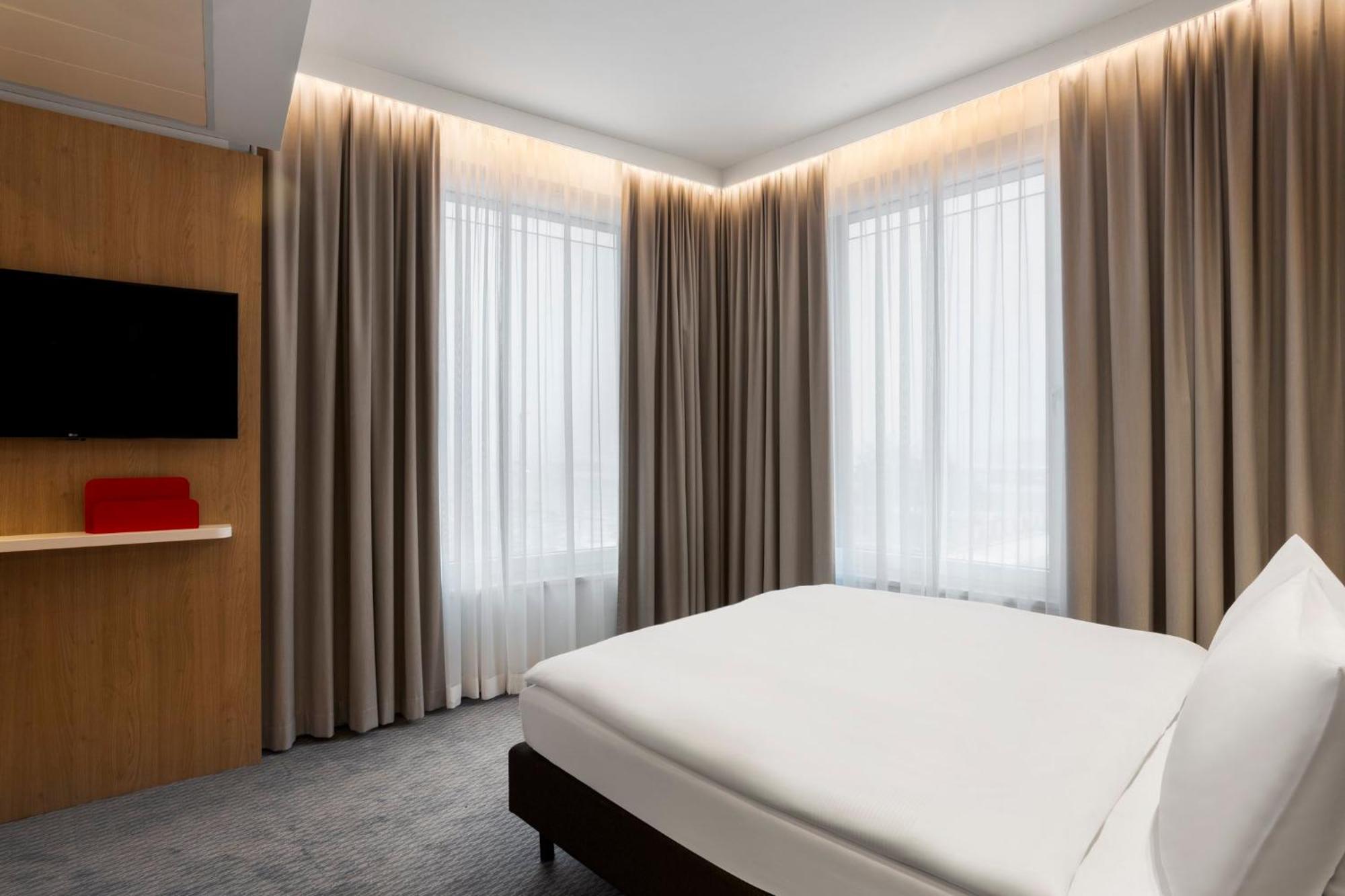 Express West By Ihg 3*