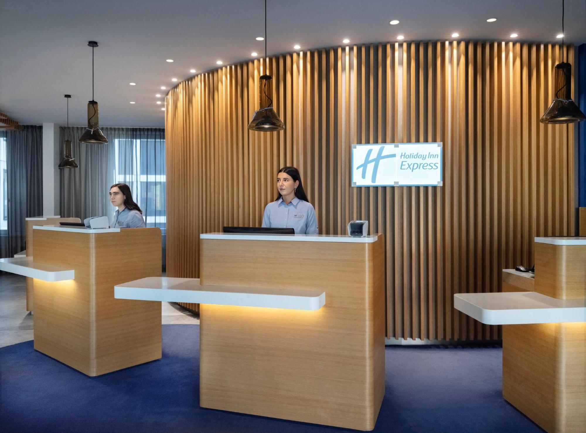 Express West By Ihg 3*