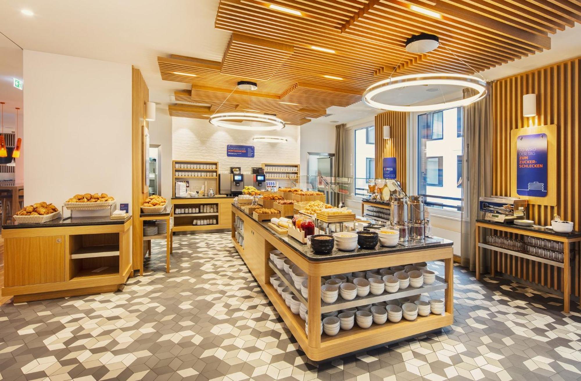 Express West By Ihg Hotel Monachium